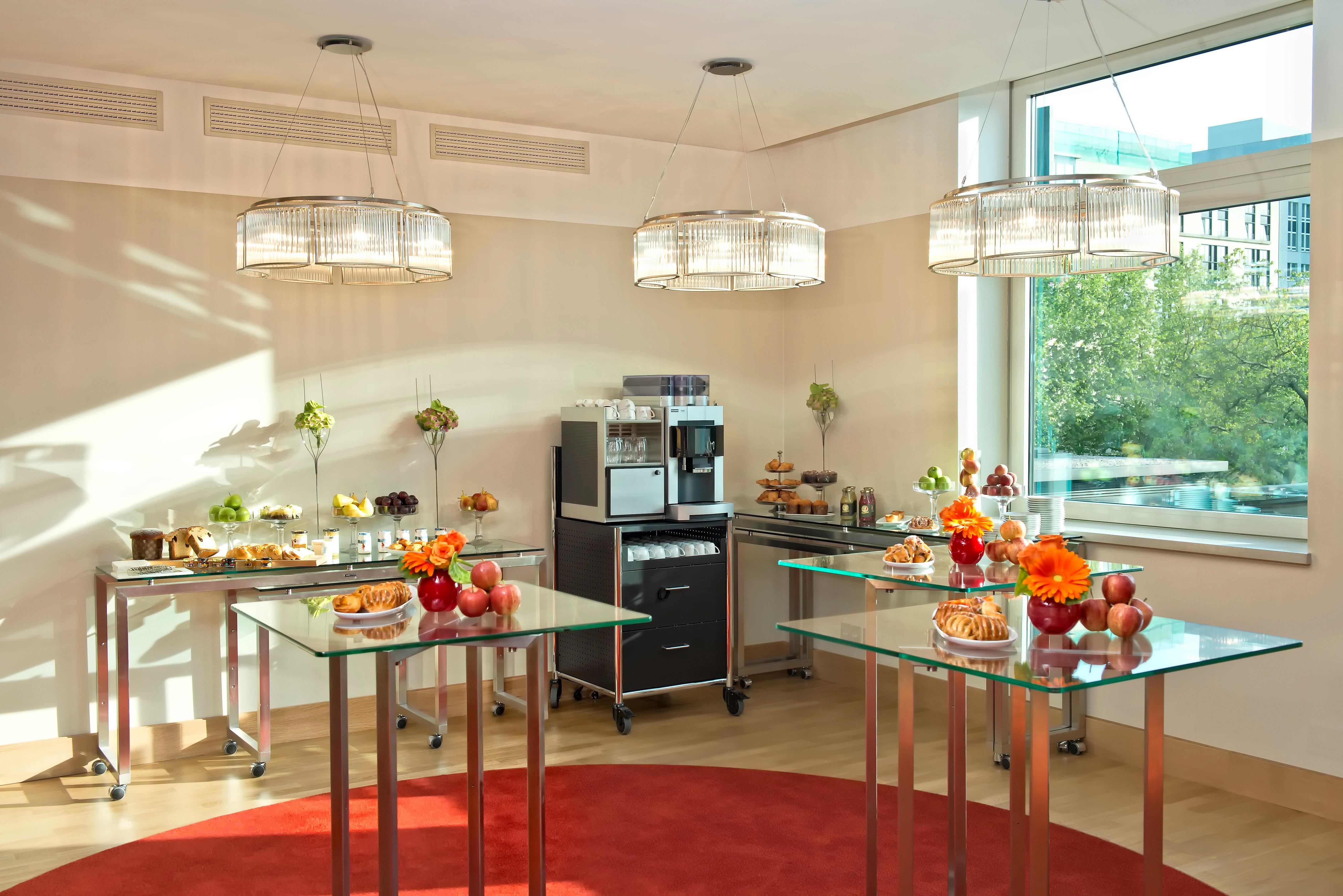 Hotel Intercontinental Berlin By Ihg Esterno foto A coffee break