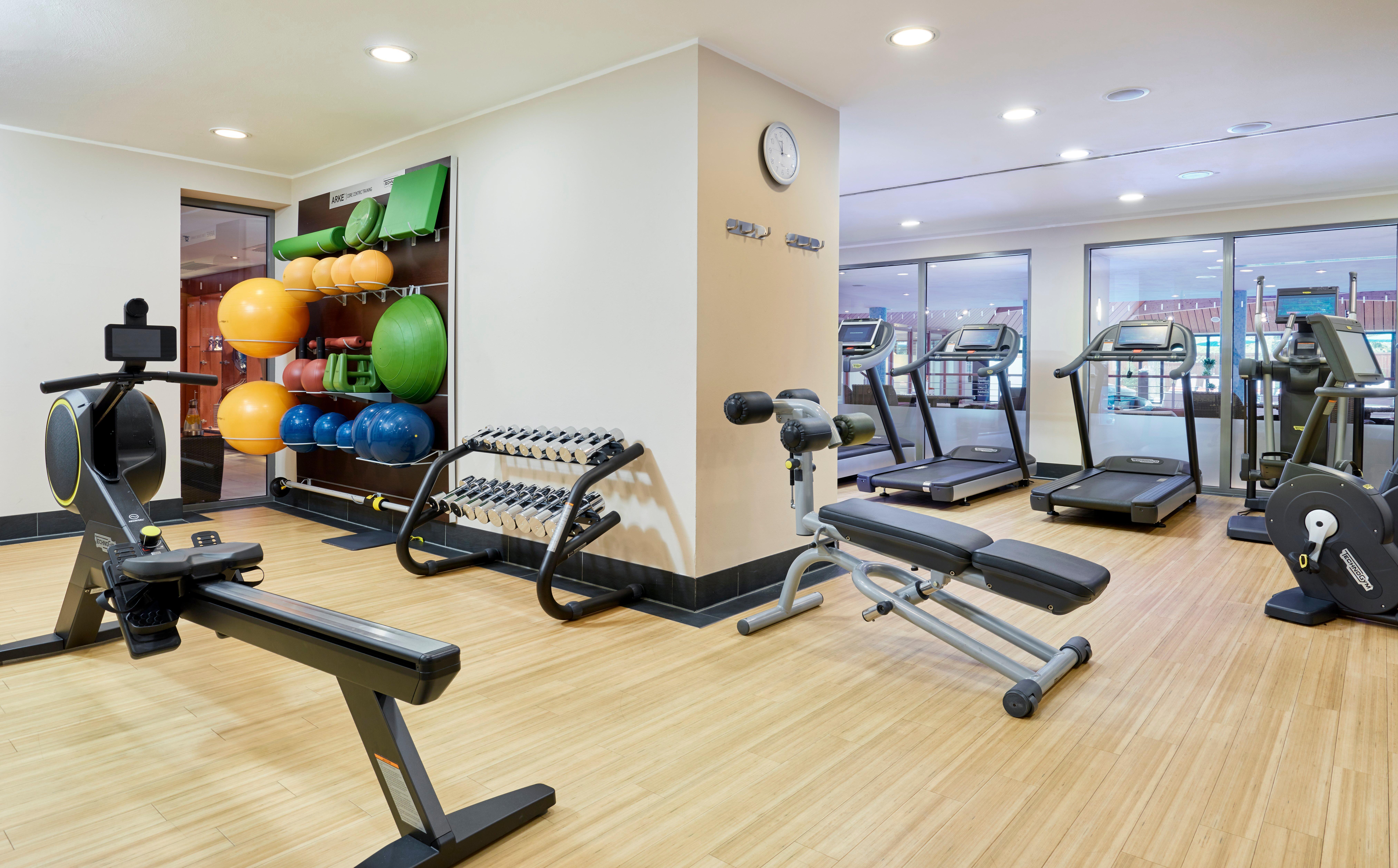 Hotel Intercontinental Berlin By Ihg Esterno foto The gym at the hotel