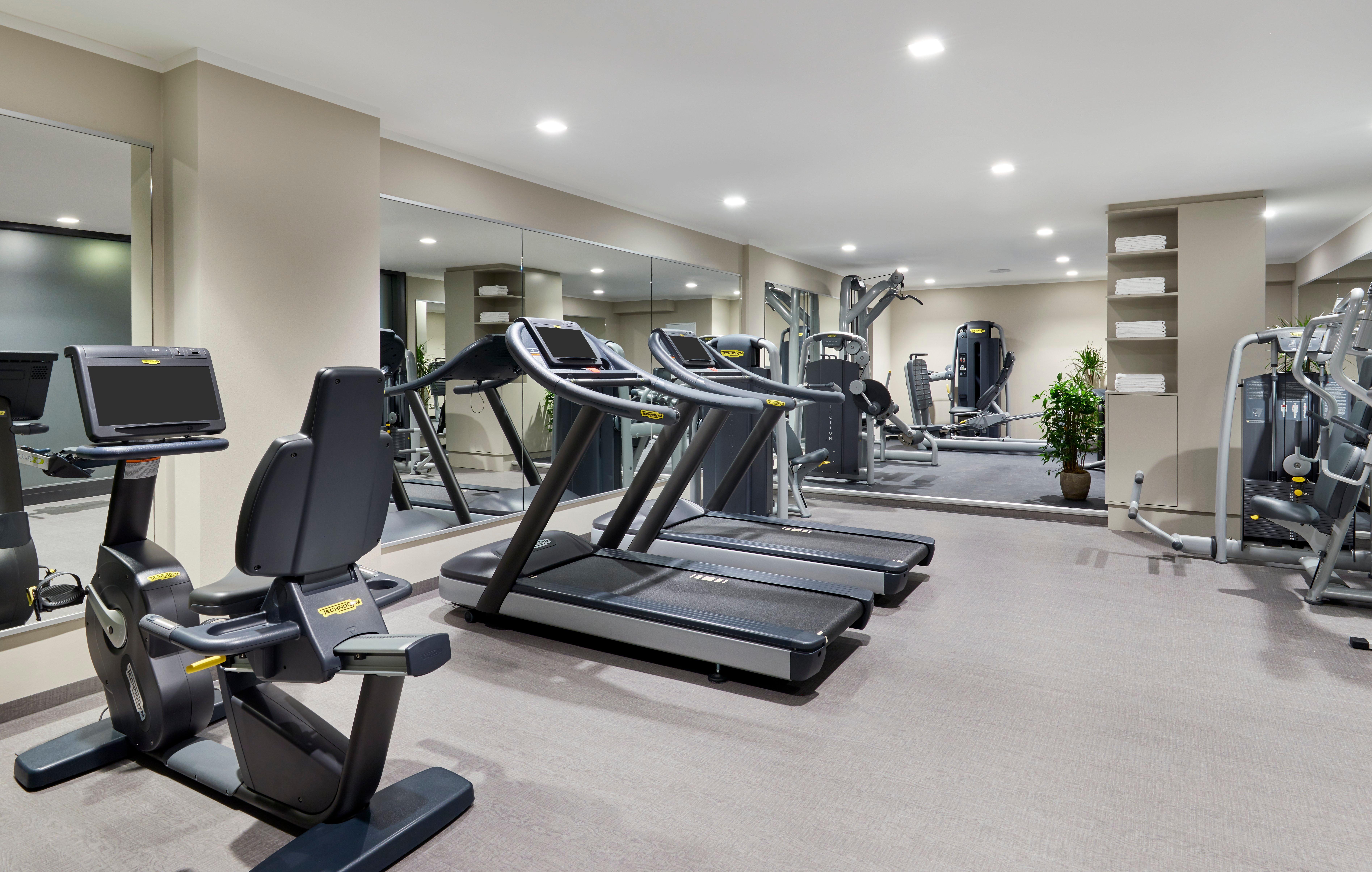 Hotel Intercontinental Berlin By Ihg Esterno foto The gym at the hotel