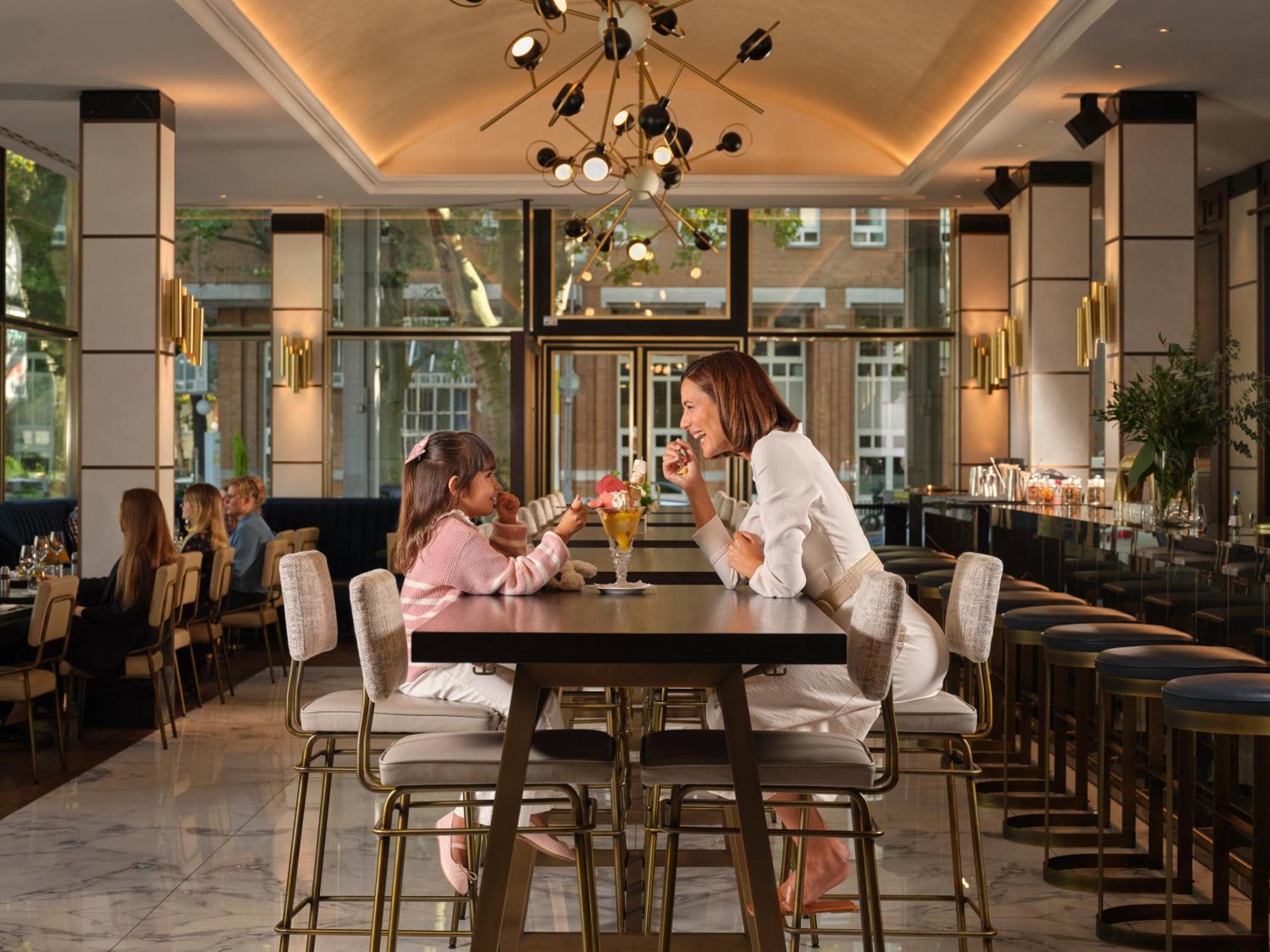 Hotel Intercontinental Berlin By Ihg Esterno foto The Bar