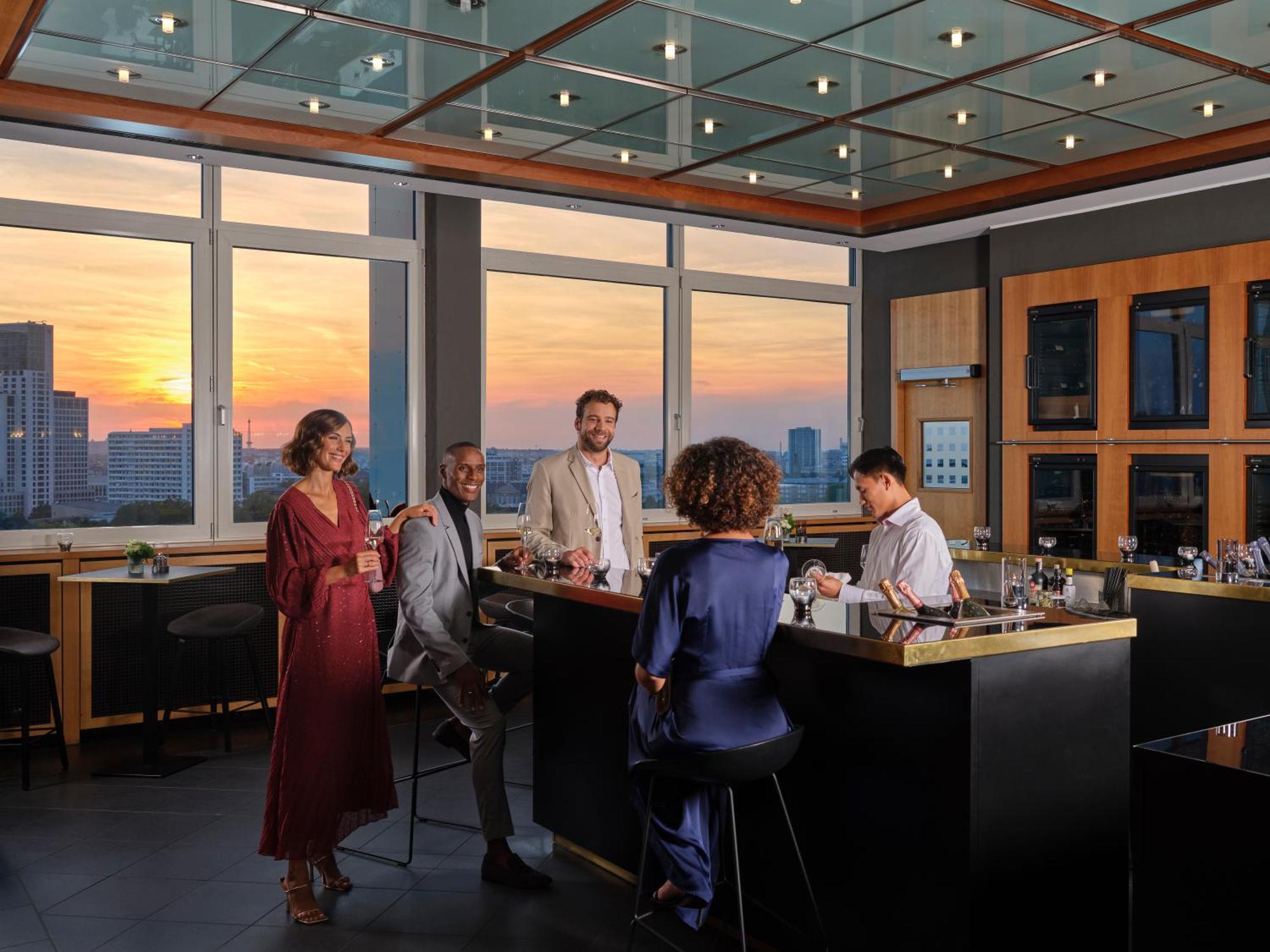 Hotel Intercontinental Berlin By Ihg Esterno foto The Club lounge at Beijing Capital International Airport